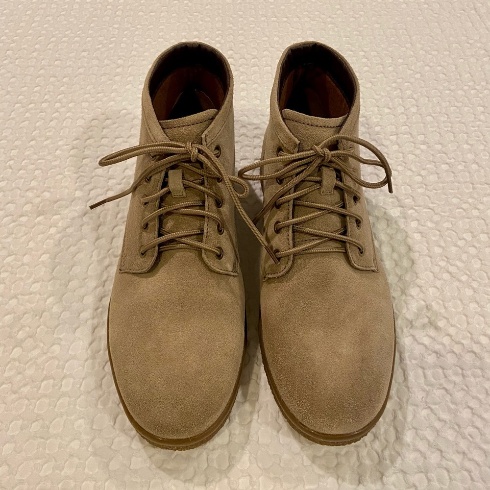 Men’s suede boots